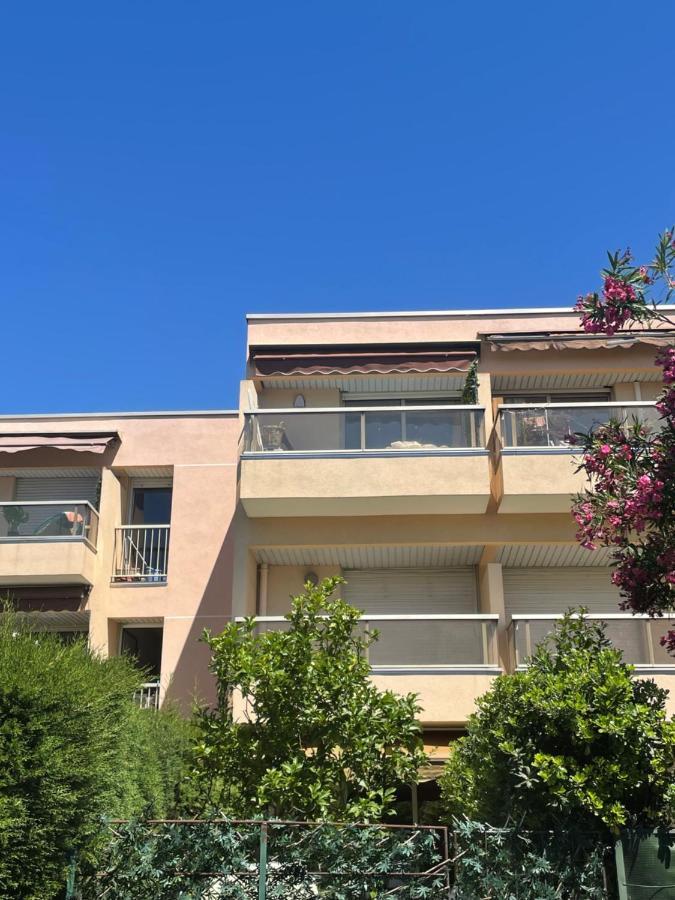 Appartement De Charme A 2 Min De La Plage Vallauris Exteriör bild