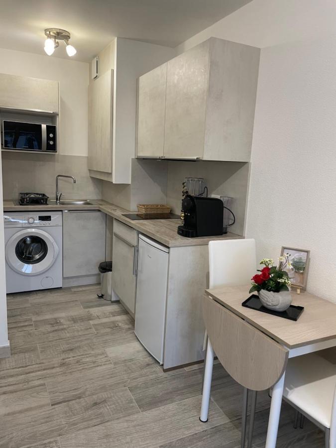 Appartement De Charme A 2 Min De La Plage Vallauris Exteriör bild